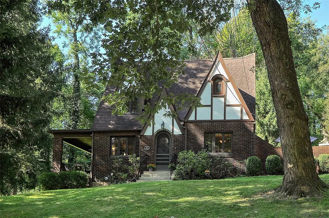 102 Woodside Rd, Pittsburgh, PA 15221